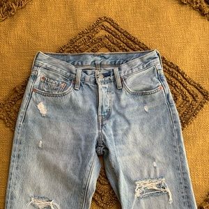 ⚡️⚡️Levi’s 501 mid-rise jeans⚡️⚡️